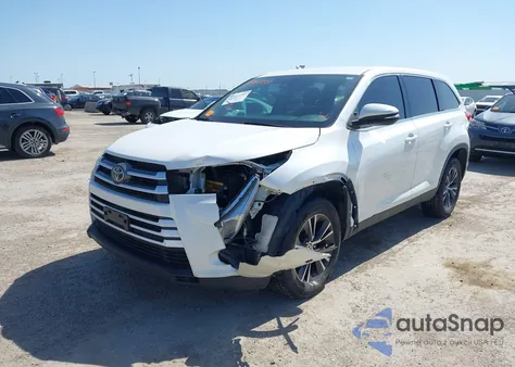 2019 Toyota Highlander Le z USA, uszkodzony, nr VIN 5TDZZRFH5KS367653